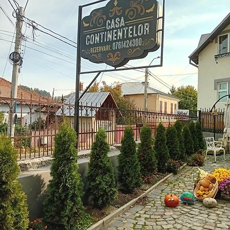 מלון קמפולונג Casa Continentelor מראה חיצוני תמונה