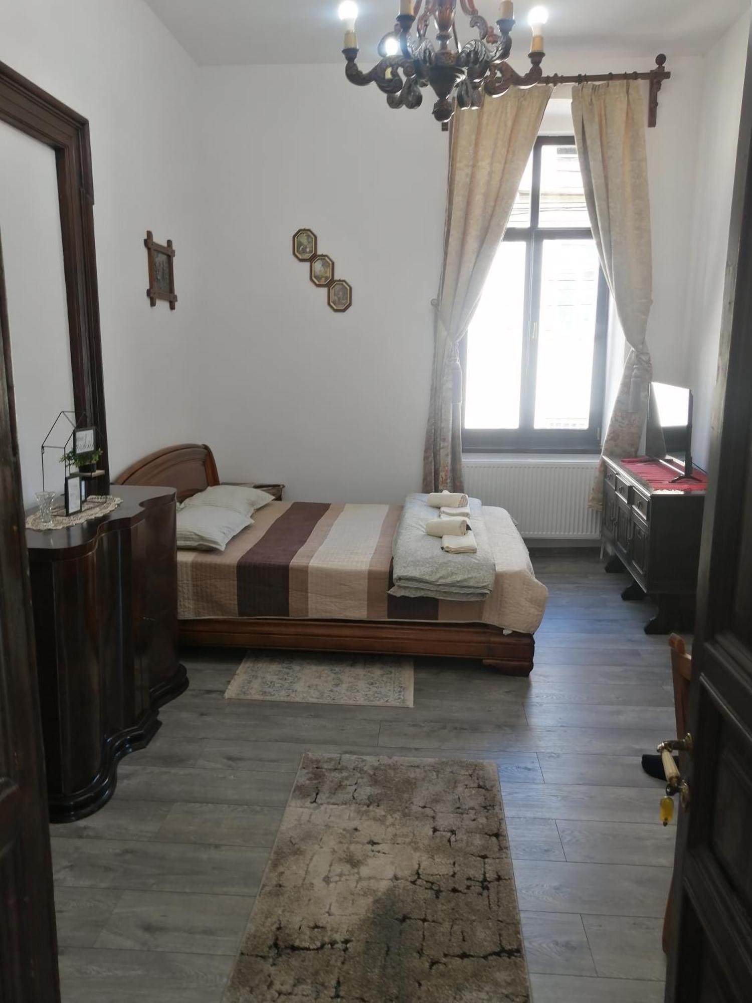מלון קמפולונג Casa Continentelor מראה חיצוני תמונה